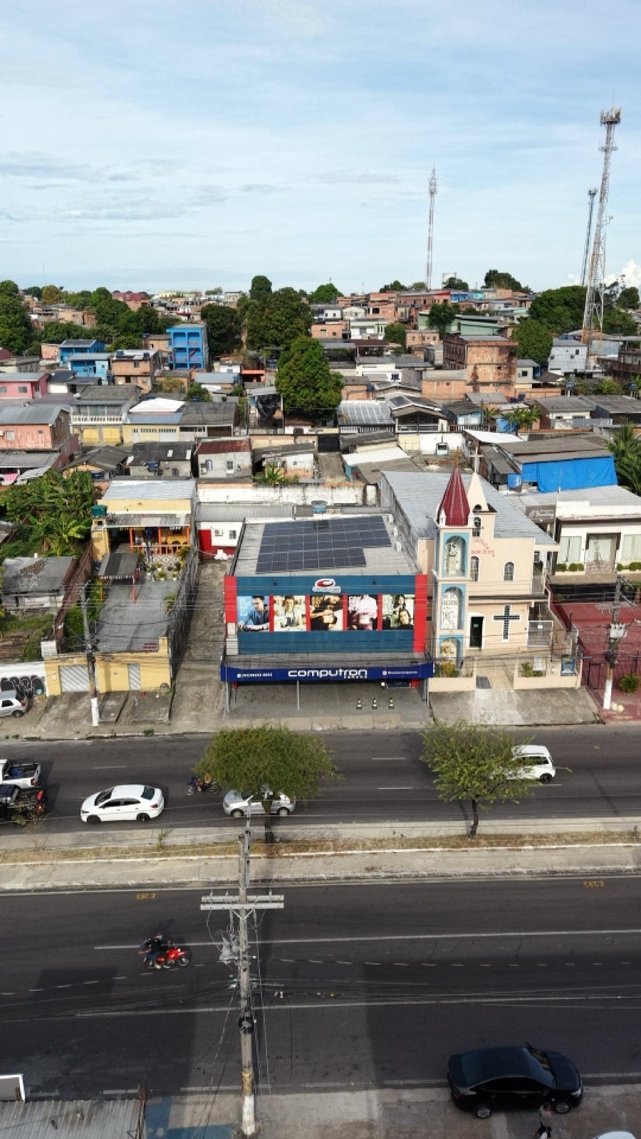 Fachada de uma unidade Computron Cursos